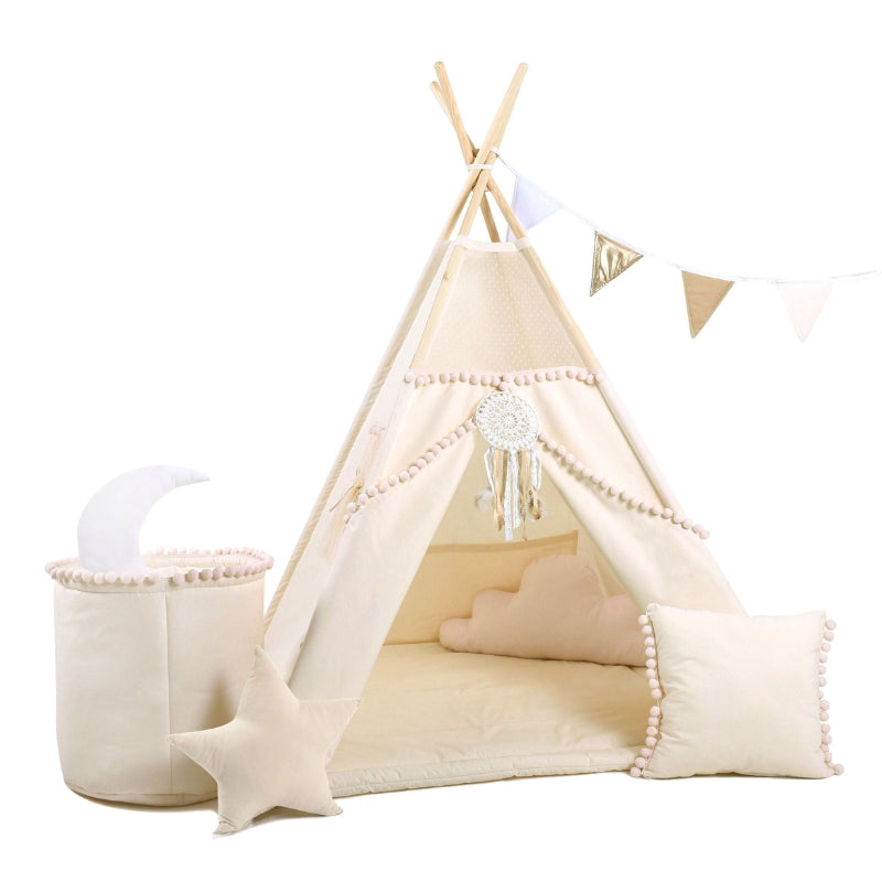 Tipi-avec-Tapis-blanc-beige
