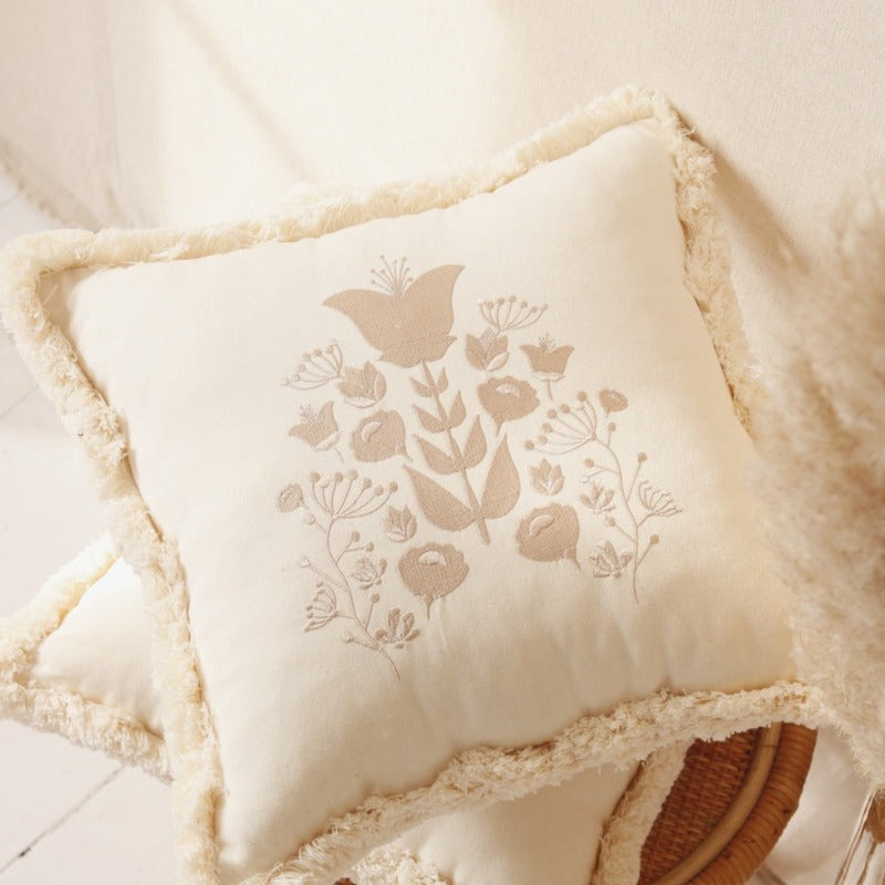 coussin-enfant-boheme-avec-broderie