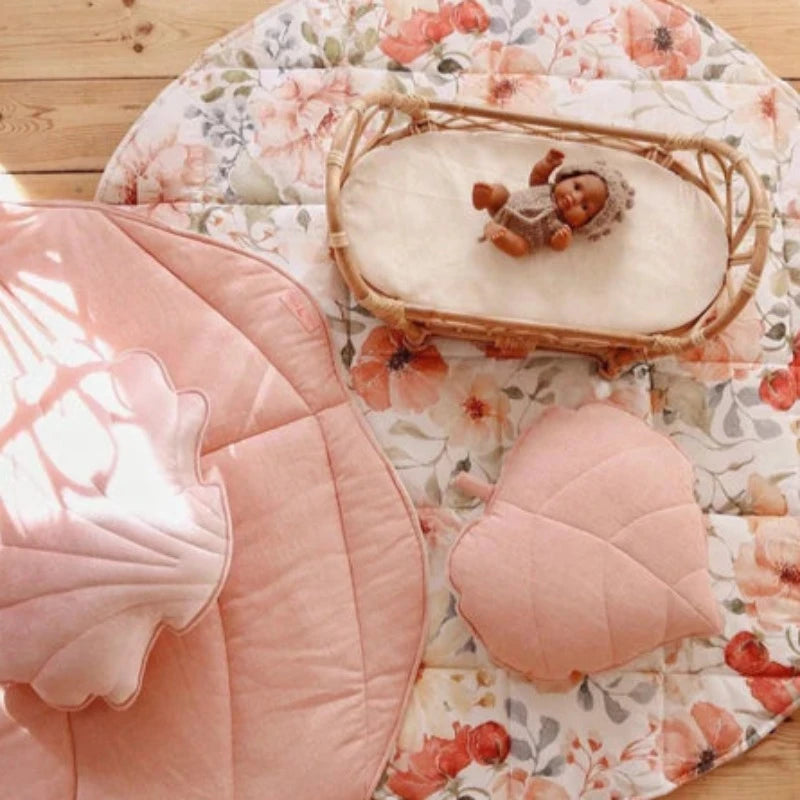 tapis-rond-motif-fleurs-chambre-petite-fille