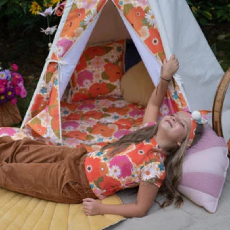 tipi-enfant-fille-colore