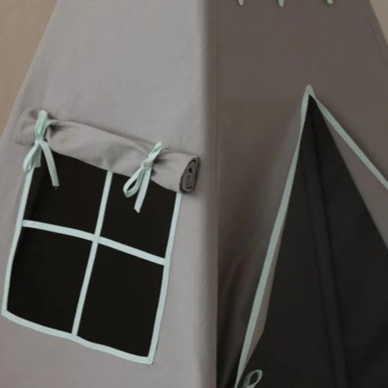 tipi-enfant-guirlande-fenetre-interieur