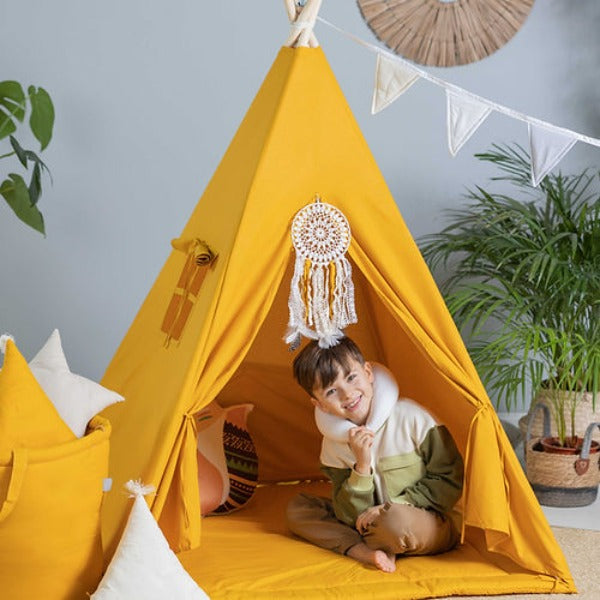tipi-orange-enfant-espace-de-jeu
