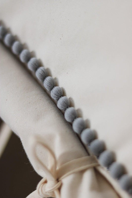 Tente-Tipi-enfant-avec-Pompons-gris