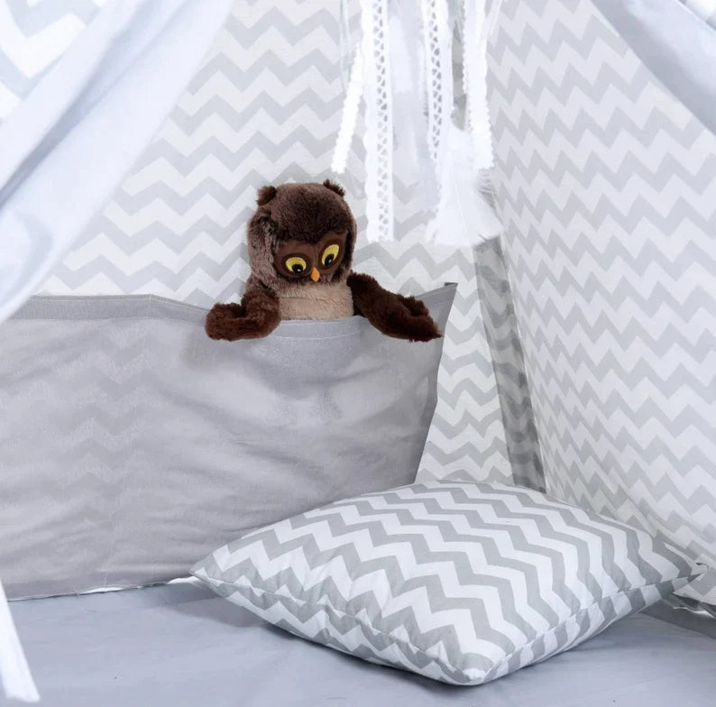 interieur-tipi-enfant-a-rayures-grises