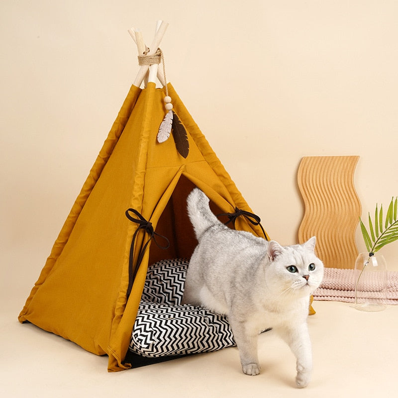 tente-tipi-chat-avec-coussin