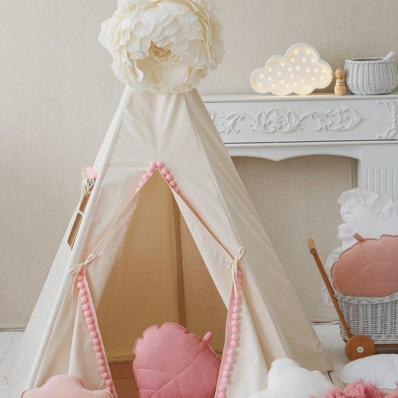 Ensemble-tipi-FluffyPompoms-avec-pompons-tapis