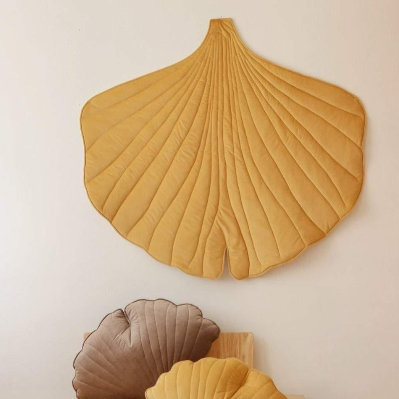Tapis-ginkgo-confortable-velours-miel-salon-chambre