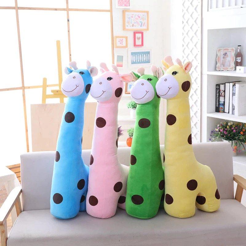 peluche-girafe-geante-tachete