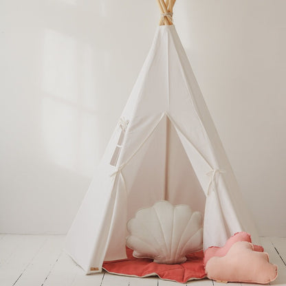 tipi-blanc-neige-avec-tapis-sol