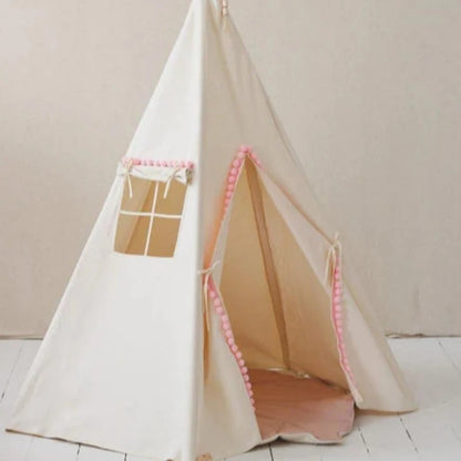 tipi-fille-Fluffy-Pompons