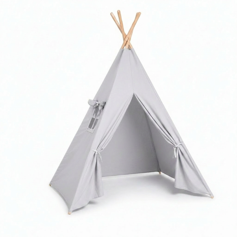 tipi-gris-blanc-enfant-seul