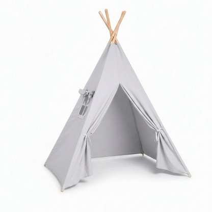 tipi-gris-blanc-enfant-seul